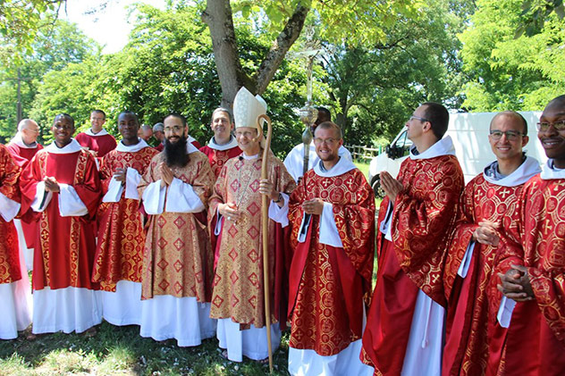 Ordinations 2019 de 8 Fr&egrave;res de Saint-Jean